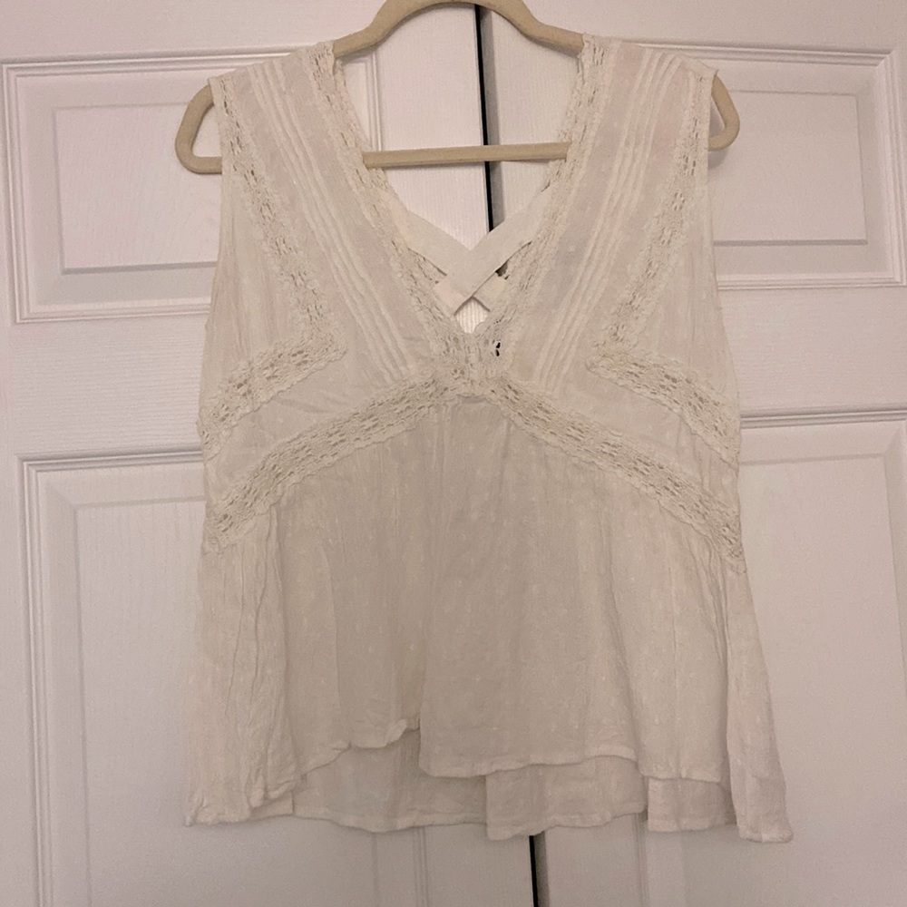 AE white lace tank
